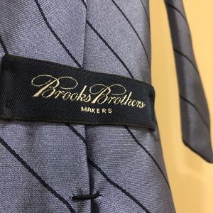 Beautiful blue silk strip Brooks Brothers tie